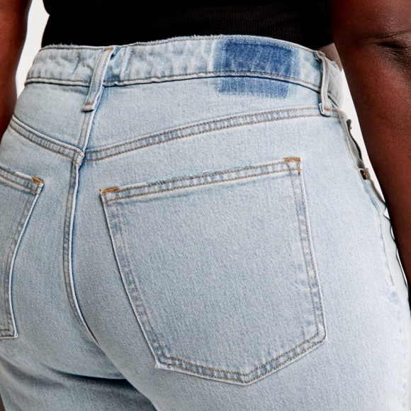 Abercrombie & Fitch Women's High Rise Light Blue Jeans - Picture 2 of 5